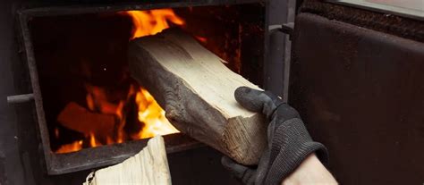 Porovnanie starého prehorievacieho kotla a moderného splyňovacieho kotla na tuhé palivo, s dôrazom na emisie