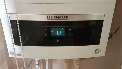 Detail displeja kotla Buderus zobrazujúci chybový kód