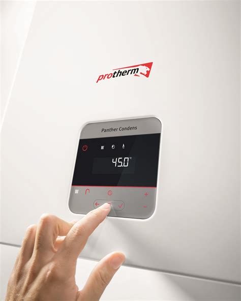 Detailný pohľad na predný panel kotla Protherm Panther