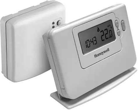 Schéma priestorového termostatu Honeywell CM700 s popisom hlavných ovládacích prvkov a LCD displeja