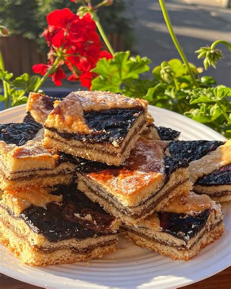 poháre so slivkovým lekvárom