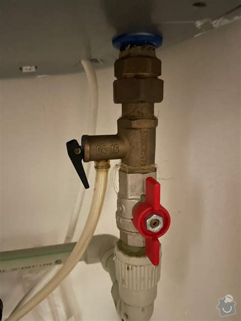 Detail zapojenia poistného a expanzného ventilu k bojleru