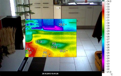 Fotografia z realizácie: kontrola inštalovaných fólií termokamerou pre overenie funkčnosti