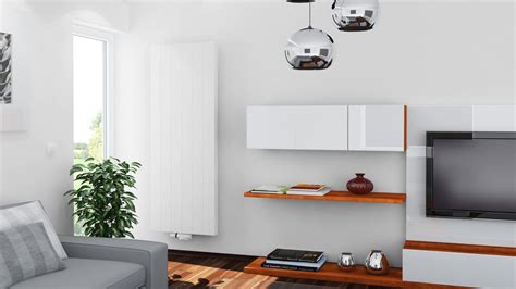 Schéma vertikálneho doskového radiátora KORADO RADIK LINE VERTIKAL - M s vyznačením bodov pripojenia a umiestnenia príchytiek