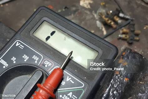 Foto: Multimeter používaný na testovanie termostatu