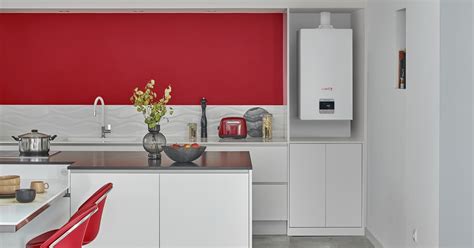 Detailný pohľad na predný panel kotla Protherm Panther Condens s displejom a ovládacími prvkami.