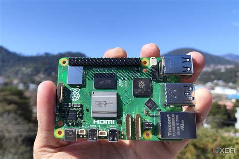 Fotografia Raspberry Pi s pasívnymi hliníkovými chladičmi