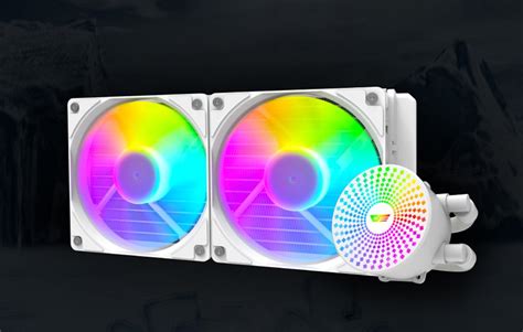 Tematické foto: vodné chladenie v PC skrini s priehľadnými hadicami a RGB osvetlením