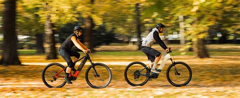 Grafické znázornenie vzťahu kapacity batérie (Wh) a dojazdu elektrobicykla