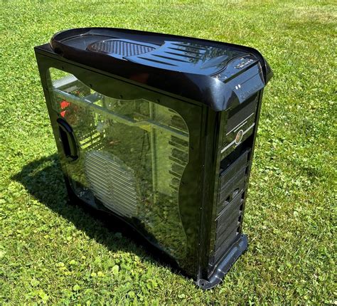 Príklad pokročilého herného PC s integrovaným vodným chladením