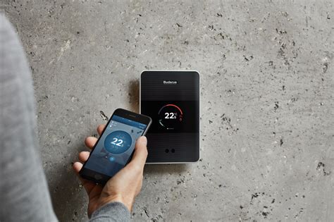 Schéma: systém inteligentnej regulácie Buderus s mobilnou aplikáciou