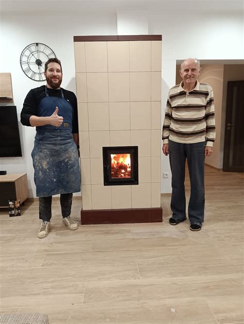 Porovnanie roštového a bezroštového ohniska v kachľovej peci