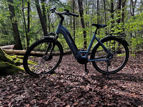 Ilustračná fotografia horského elektrobicykla v prírode