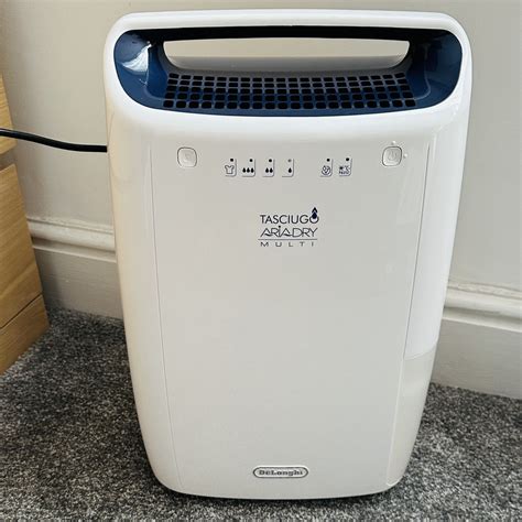 Zariadenie DeLonghi Tasciugo AriaDry Compact DDS 25 v bielom modernom dizajne