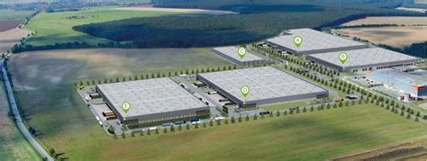 Pohľad na moderné výrobné haly spoločnosti Protherm Production v Skalici.