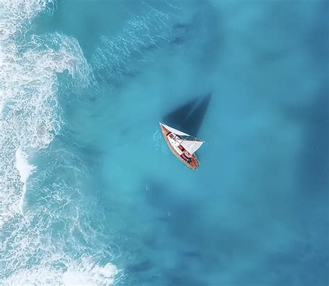 Ilustrácia varenia lekváru v hrnci na sporáku