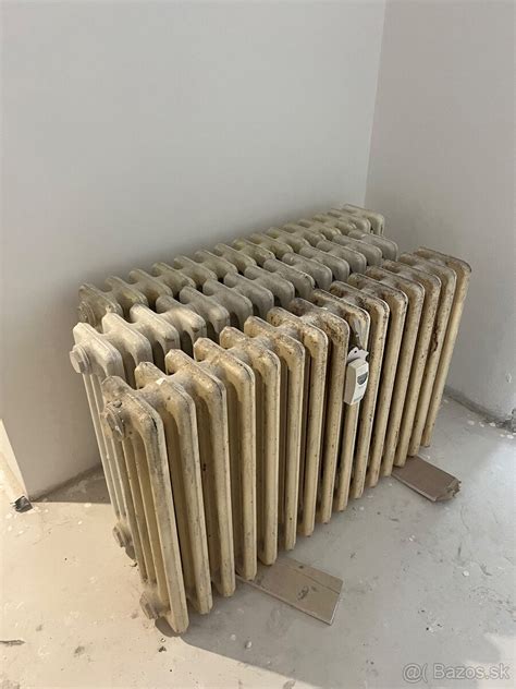 ilustračné foto liatinových radiátorov rôznych veľkostí
