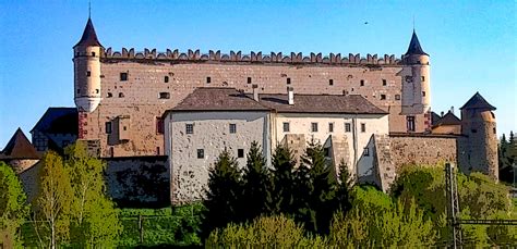 Architektonický pohľad na Zvolenský zámok, kde sa nachádza kotolňa.