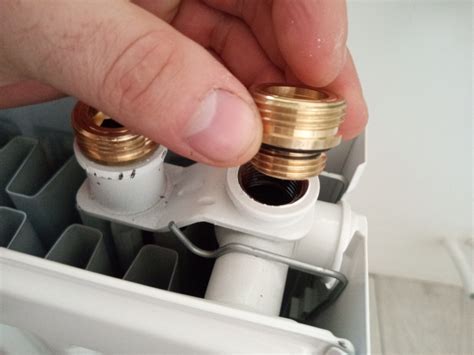 Detailný pohľad na pripojenie kúpeľňového radiátora