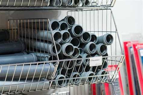 rôzne typy tvaroviek pre plastohliníkové potrubie