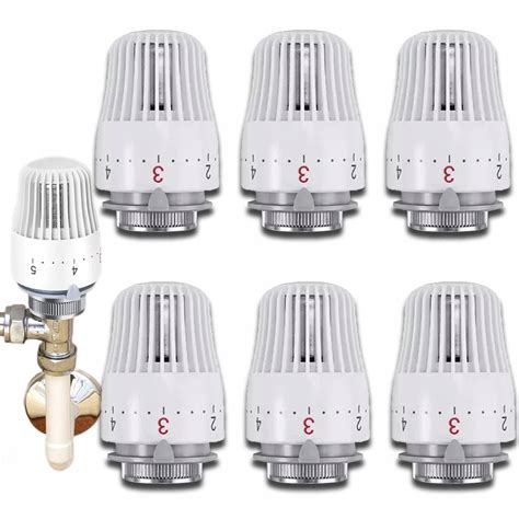 Detailný pohľad na závit M30x1,5 na servopohone a rozdeľovači podlahového kúrenia