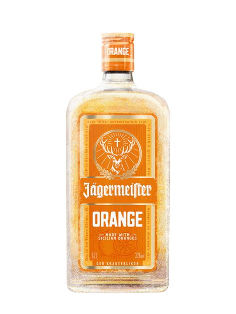 Ilustračné foto fľaše Jägermeister v mrazničke s viditeľnou námrazou.