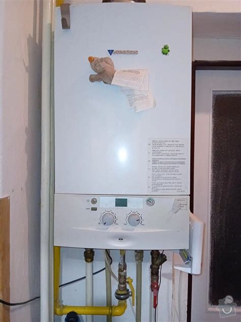 detailný pohľad na filter prívodu vody v kotle Junkers, vrátane jeho umiestnenia a štruktúry