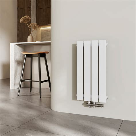 Dizajnový oblý kúpeľňový radiátor ako solitér v kúpeľni