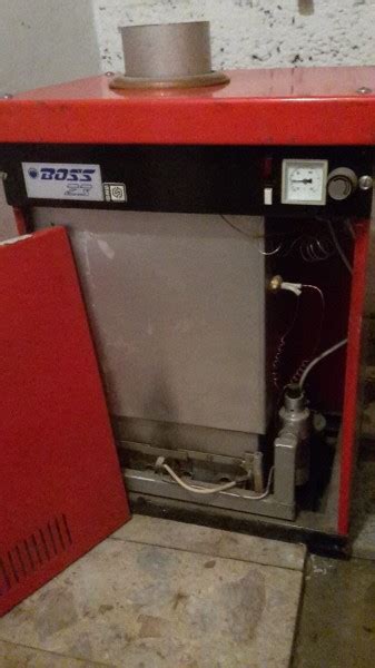 stacionárny plynový kotol umiestnený v suteréne