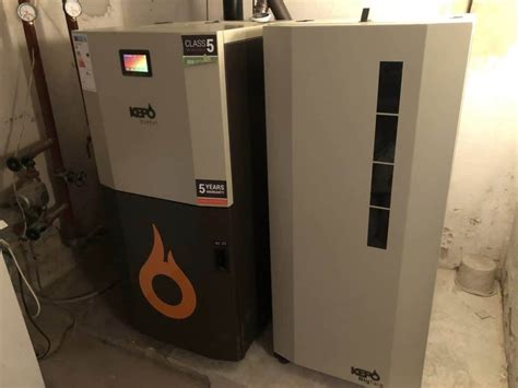 Detail horáka peletového kotla s popolníkom