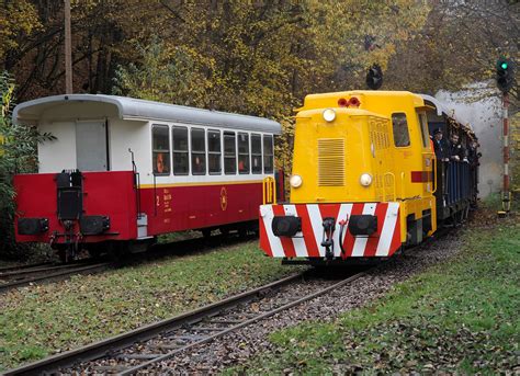 Ilustračná fotografia modernej vlakovej súpravy ťahanej motorovým rušňom a vykurovanej elektricky