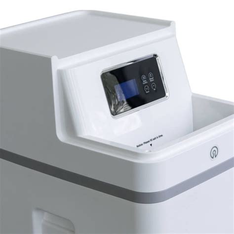 Moderný plnoautomatický zmäkčovač vody s LCD displejom