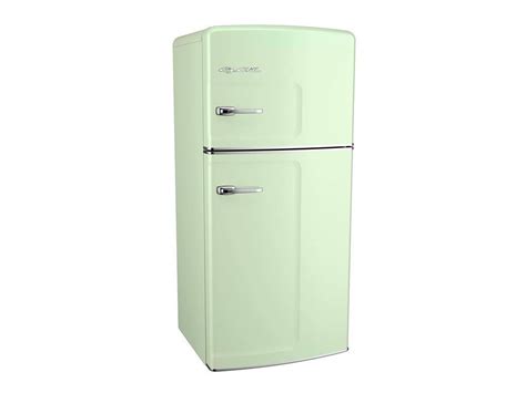 Koláž rôznych typov chladničiek (kombinovaná, americká, retro, minichladnička)