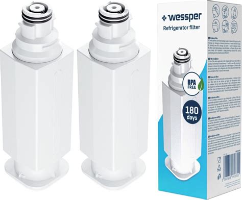 Ilustrácia dvoch typov filtrov: vnútorný a vonkajší vodný filter pre chladničku