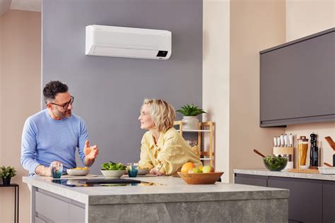 Fotografia nástenného interiérového dielu klimatizácie Samsung s minimalistickým dizajnom