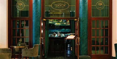 Schéma znázorňujúca vzťah medzi absolútnou vlhkosťou, teplotou a tlakom pary