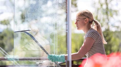 Infografika s tipmi na správnu údržbu chladničky