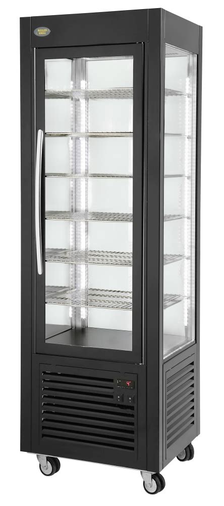 Moderná presklená chladiaca vitrína v obchode