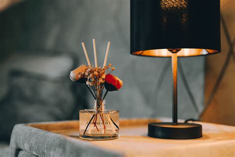 Tematické foto: útulný domov s jemnou vôňou, difuzér