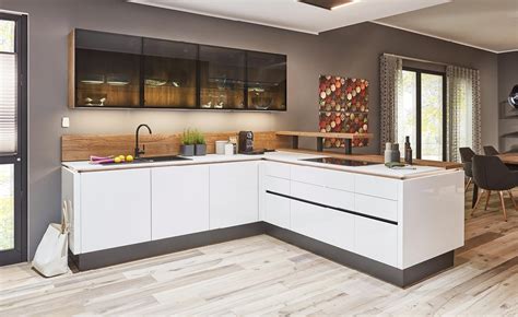 Tematické foto: moderná kuchyňa s integrovanou chladničkou Siemens