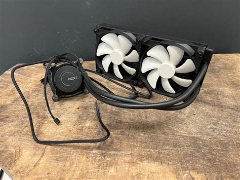 NZXT Kraken X61 - detailné foto inštalácie radiátora a pumpy