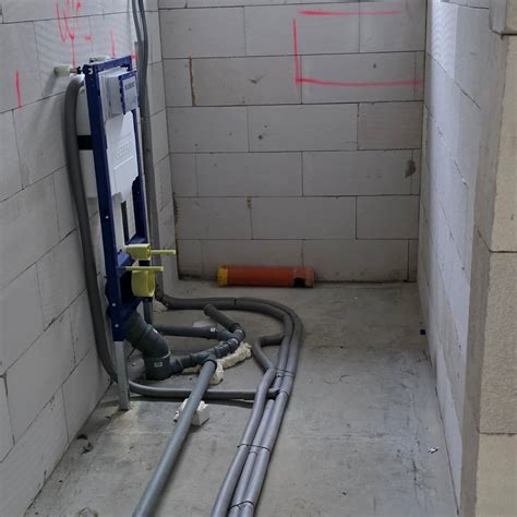 Porovnávacia schéma centrálnej a lokálnej rekuperácie v rodinnom dome