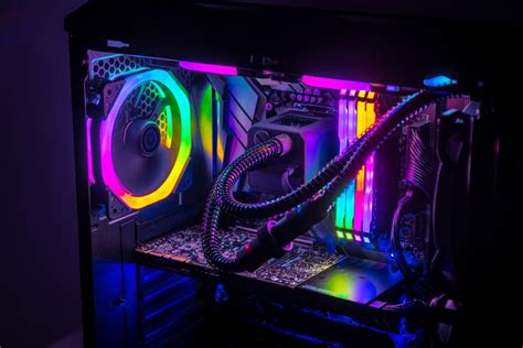 Tematické foto vodného chladenia v PC skrini