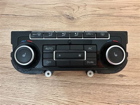Volkswagen Golf 4 ovládací panel klimatizácie