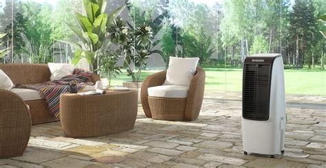 Porovnanie mobilnej klimatizácie a ochladzovača vzduchu z hľadiska princípu fungovania, inštalácie a efektivity.