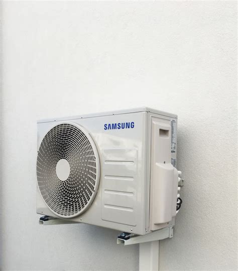 Vizualizácia multi-split systému s jednou vonkajšou a viacerými vnútornými jednotkami