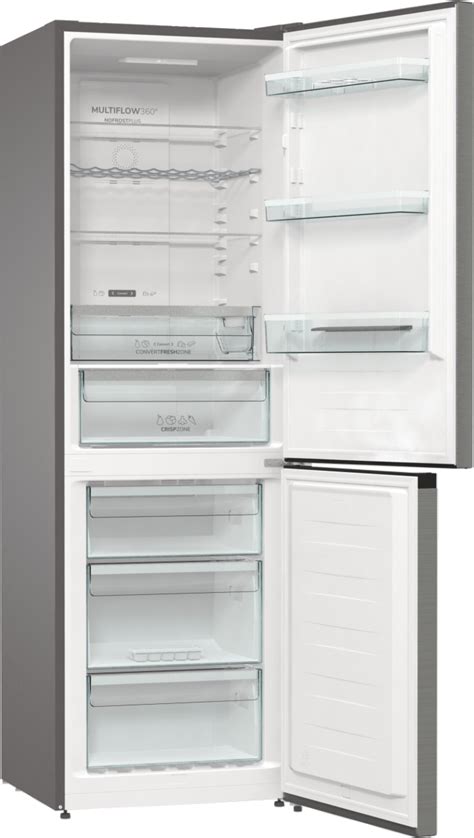 Detailný záber interiéru chladničky Gorenje NRC6194SXL5M s osvetlením a policami