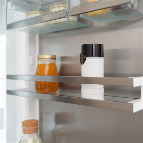 ilustračné foto sklenenej police do chladničky Liebherr