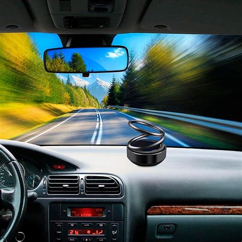 Ilustračná fotografia interiéru auta s pustenou klimatizáciou