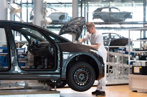 Schéma prierezov polyamidových hadíc pre rôzne typy tekutín a plynov v automobilovom priemysle.